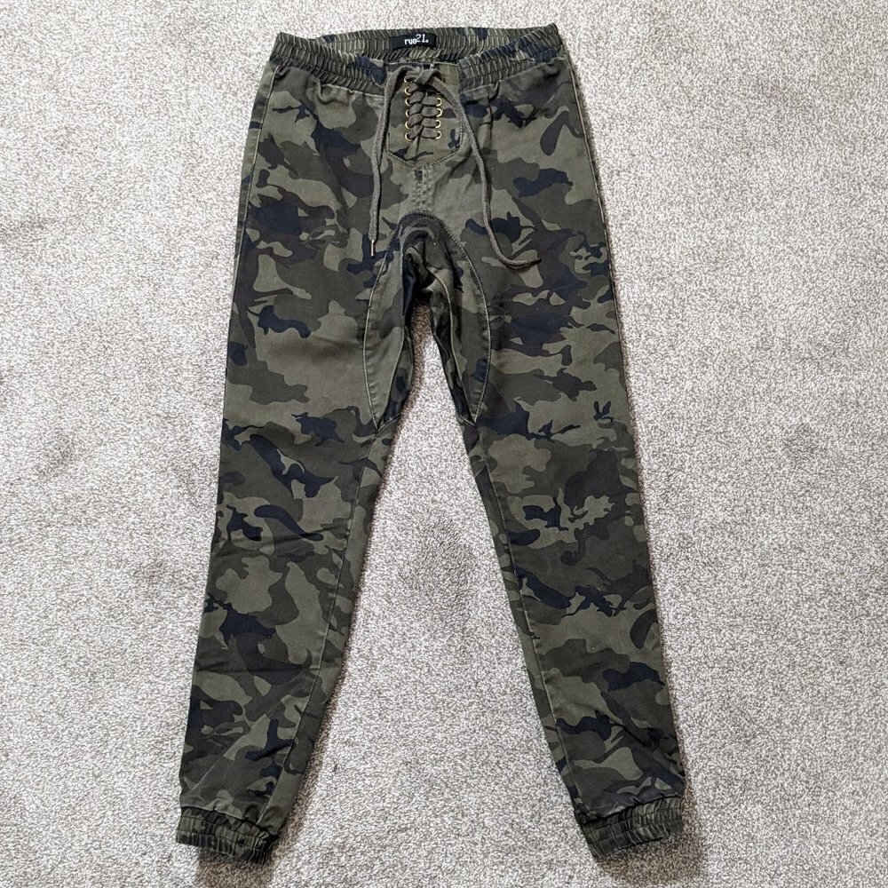 Women's RUE 21 Green Camo Pull On Leggings Pants w Laces; Size S